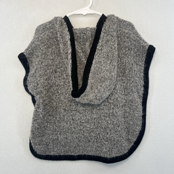 Carter's Girl Hooded Pullover Poncho Knit Black Gray Toddler Size 3T Sweater Top - Picture 5 of 12